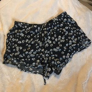 FLORAL SHORTS